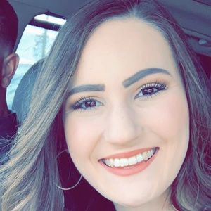 Meet your Posher, Carrie